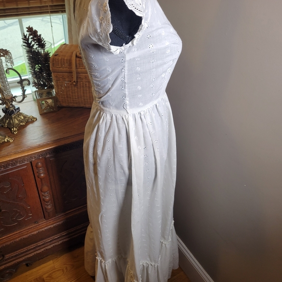 VINTAGE 70'S WHITE EYELET SEMI SHEER RUFFLE MAXI DRESS - Picture 8 of 12